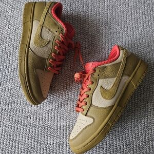 Nike Dunk Low- Bronzine Sesame Picante Red